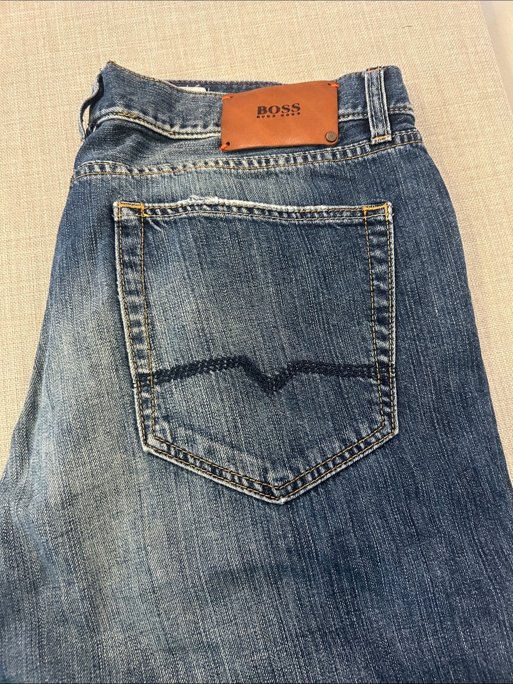 BOSS Relaxed Fit Men's Denim Jeans - 38Wx32L - great pre-owned condition